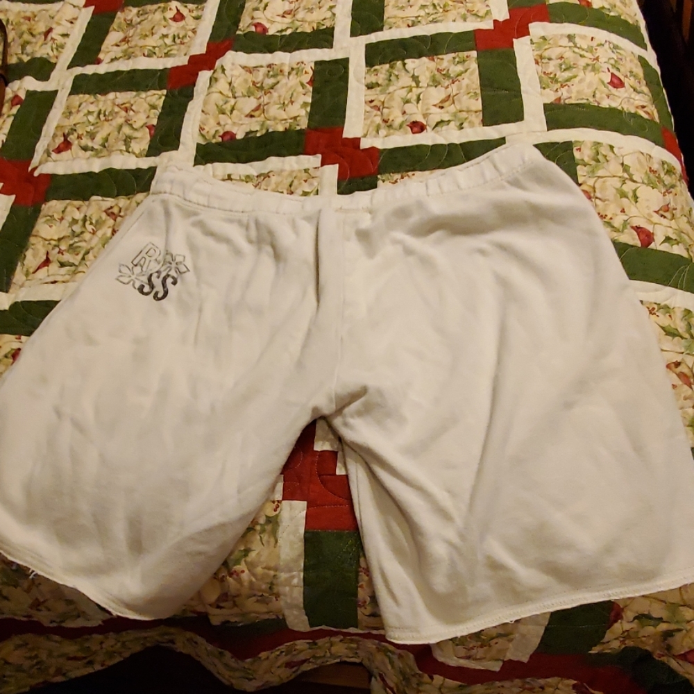 SHORTS - Picture 4 of 6